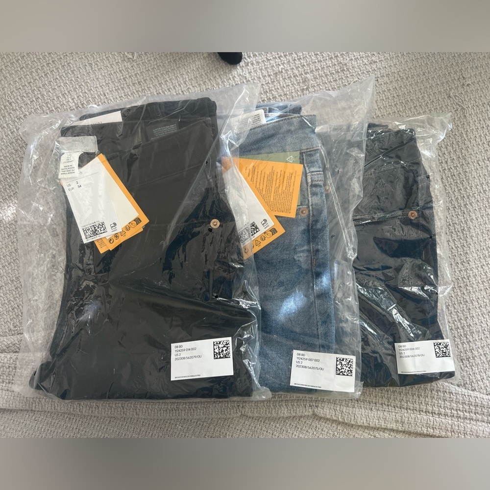 3-pair bundle of H&M women’s skinny high jeans. Size 2